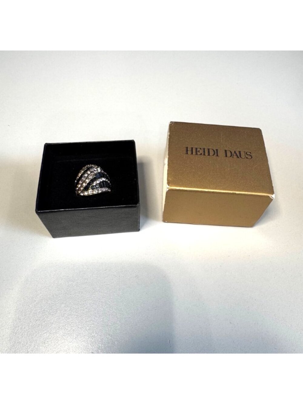 Heidi Daus Crystal Pave Art Deco Black & Pink Striped Stone Ring In Box - Picture 3 of 12
